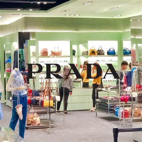 outlet prada online uomo|prada outlet factory shop.